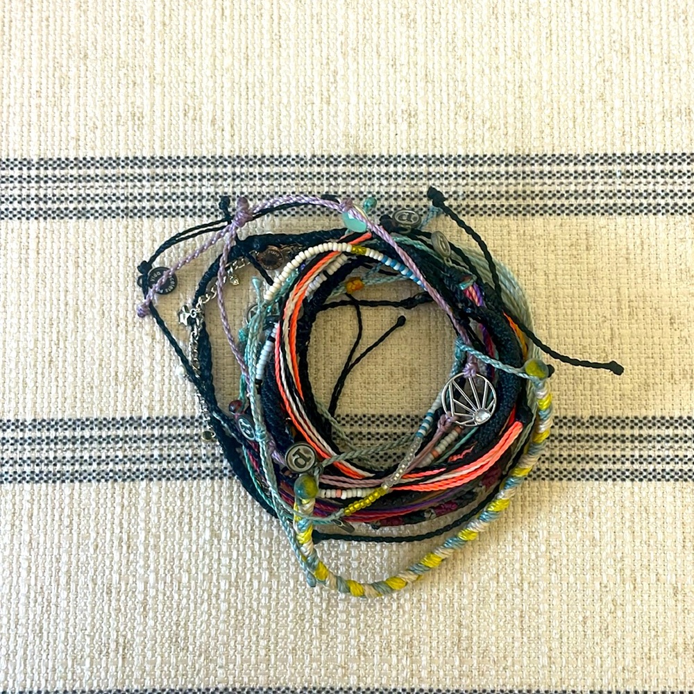 15 Pura Vida Bracelets